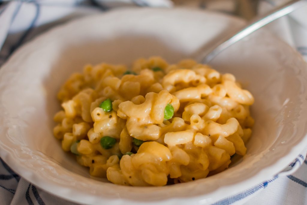 The Easiest Homemade Mac + Cheese