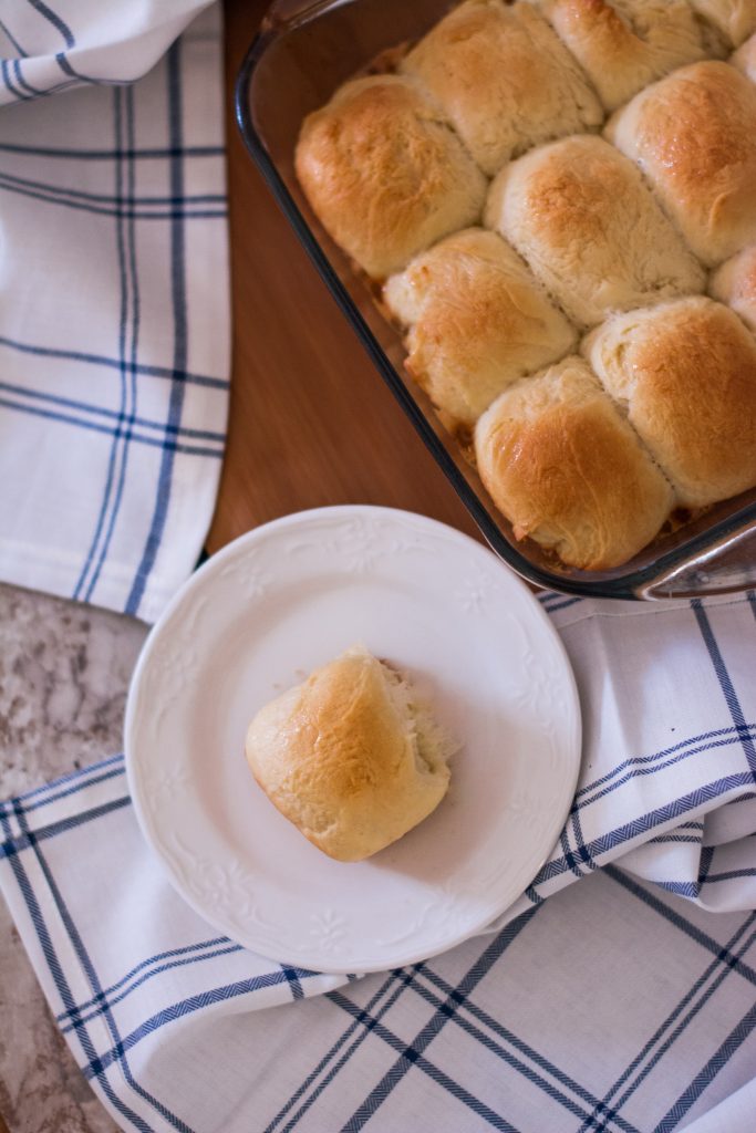 Golden Honey Pan Rolls // Just the right combo of sweet and fluffy!