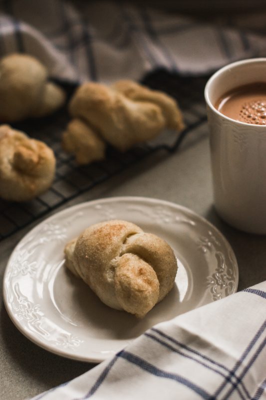 Cinnamon Love Knots // The perfect cold-weather treat!